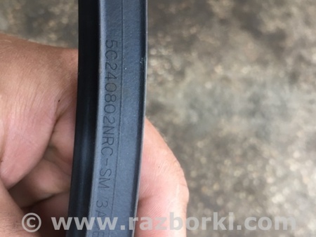 ФОТО Уплотнительная резинка передняя правая для Subaru Outback V BS (14-21) Київ