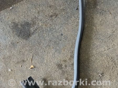 ФОТО Уплотнительная резинка передняя правая для Mercedes-Benz E-CLASS W212 (09-16) Київ