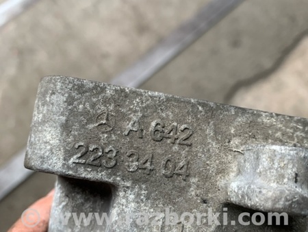 ФОТО Кронштейн правый для Mercedes-Benz E-CLASS W212 (09-16) Київ