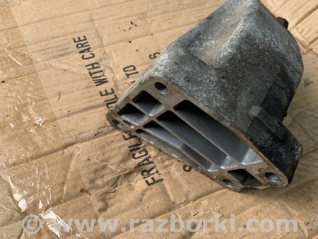 ФОТО Кронштейн левый для Mercedes-Benz E-CLASS W212 (09-16) Київ