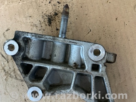 ФОТО Кронштейн передний для KIA Sorento 2 XM (09-14) Київ