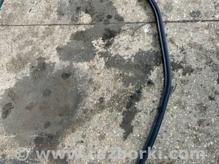 ФОТО Уплотнительная резинка задняя левая для KIA Sorento 2 XM (09-14) Київ