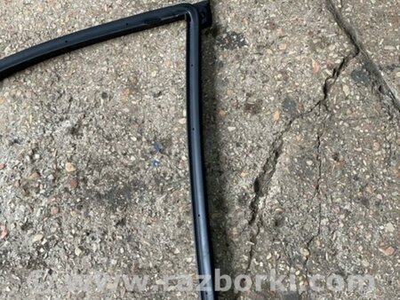 ФОТО Уплотнительная резинка передняя правая для KIA Sorento 2 XM (09-14) Київ