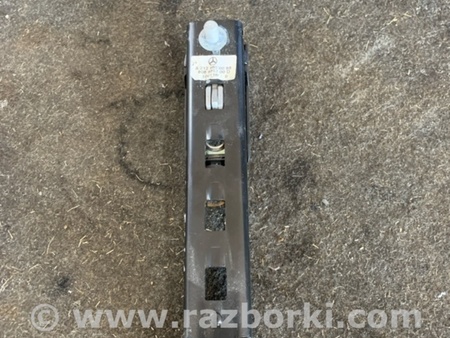 ФОТО Кронштейн левый для Mercedes-Benz E-CLASS W212 (09-16) Київ