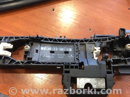 ФОТО Кронштейн ручки дверной задний левый для Mercedes-Benz E-CLASS W212 (09-16) Київ