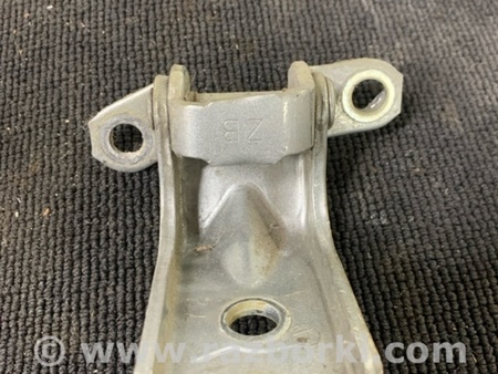 ФОТО Петля двери для Subaru Tribeca B9 (05-08) Київ