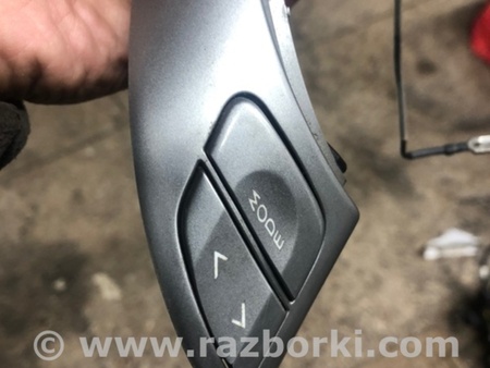 ФОТО Кнопки руля для Subaru Tribeca B9 (05-08) Київ