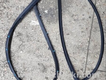 ФОТО Уплотнительная резинка задняя правая для Subaru Tribeca B9 (05-08) Київ