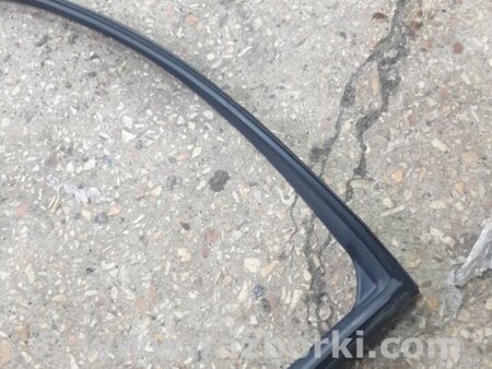 ФОТО Направляющая стекла для Subaru Outback Киев