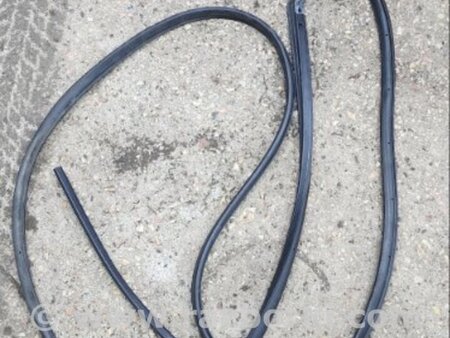 ФОТО Уплотнительная резинка задняя левая для Hyundai ix35 I LM/EL Tucson (10-17) Київ