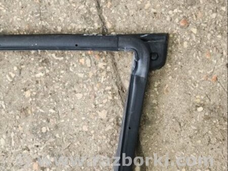 ФОТО Уплотнительная резинка передняя правая для KIA Sportage SL (10-16) Київ