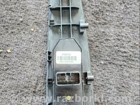 ФОТО Кнопка стеклоподъемника передняя левая для KIA Sportage SL (10-16) Київ