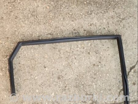 ФОТО Направляющая стекла задняя правая для Hyundai Santa Fe III DM/NC (12-18) Київ