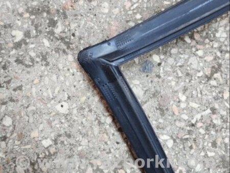 ФОТО Направляющая стекла передняя правая для Hyundai Santa Fe III DM/NC (12-18) Київ