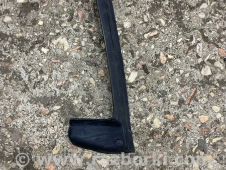 ФОТО Уплотнительная резинка передняя правая для Hyundai Santa Fe III DM/NC (12-18) Київ