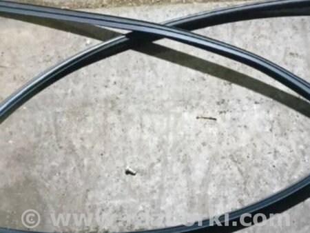 ФОТО Уплотнительная резинка задняя правая для Subaru Outback V BS (14-21) Київ