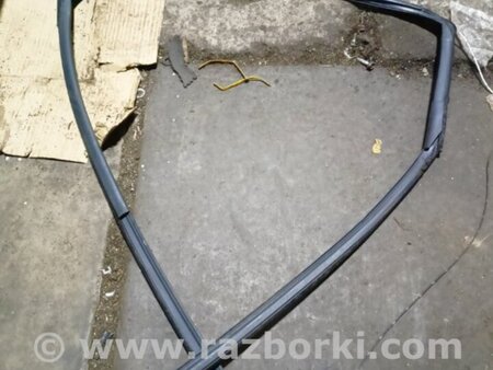 ФОТО Уплотнительная резинка задняя правая для Honda CR-V IV (11-18) Київ