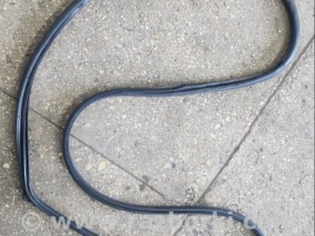 ФОТО Уплотнительная резинка задняя правая для Subaru Tribeca B9 (05-08) Київ
