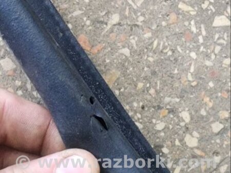 ФОТО Уплотнительная резинка задняя правая для Subaru Tribeca B9 (05-08) Київ