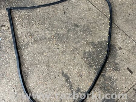 ФОТО Уплотнительная резинка передняя левая для Subaru Tribeca B9 (05-08) Київ