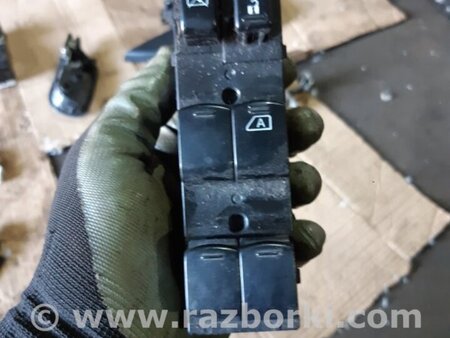 ФОТО Кнопка передняя правая для Subaru XV I GP/G33 (11-16) Київ