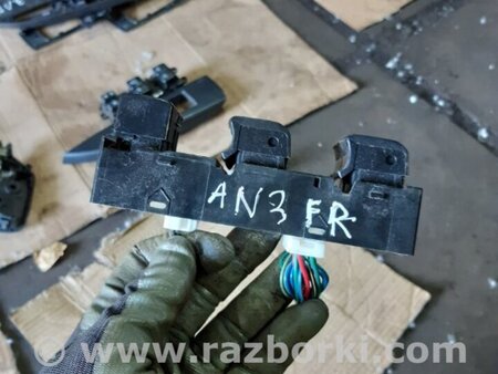 ФОТО Кнопка передняя правая для Subaru XV I GP/G33 (11-16) Київ