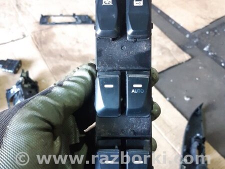 ФОТО Блок кнопок передний правый для Hyundai ix35 I LM/EL Tucson (10-17) Київ