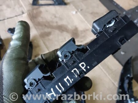 ФОТО Блок кнопок передний правый для Hyundai ix35 I LM/EL Tucson (10-17) Київ