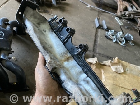 ФОТО Кронштейн правый для Subaru Tribeca B9 (05-08) Київ