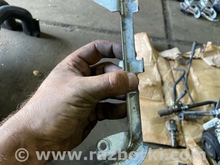 ФОТО Кронштейн левый для Subaru Tribeca B9 (05-08) Київ