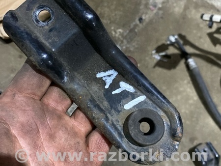 ФОТО Крепление радиатора для Subaru Tribeca B9 (05-08) Київ