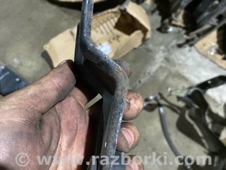 ФОТО Крепление радиатора для Subaru Tribeca B9 (05-08) Київ