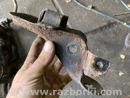 ФОТО Кронштейн задний левый для Subaru Legacy IV BL/BP (03-09) Київ