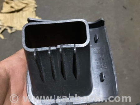 ФОТО Пластик правый для Subaru Tribeca B9 (05-08) Київ