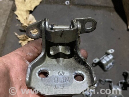ФОТО Петля двери для Subaru Tribeca B9 (05-08) Київ