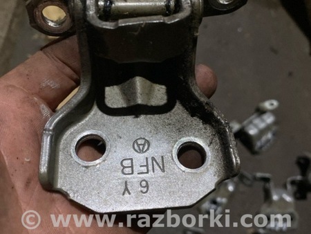 ФОТО Петля двери для Subaru Tribeca B9 (05-08) Київ