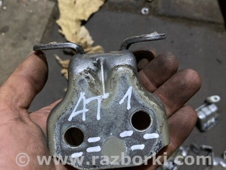 ФОТО Петля двери для Subaru Tribeca B9 (05-08) Київ