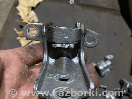 ФОТО Петля двери для Subaru Tribeca B9 (05-08) Київ