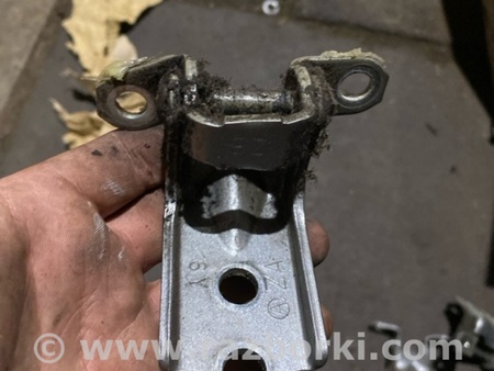 ФОТО Петля двери для Subaru Tribeca B9 (05-08) Київ