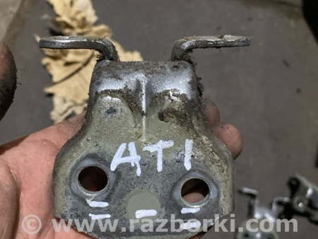 ФОТО Петля двери для Subaru Tribeca B9 (05-08) Київ