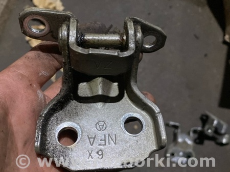 ФОТО Петля двери для Subaru Tribeca B9 (05-08) Київ