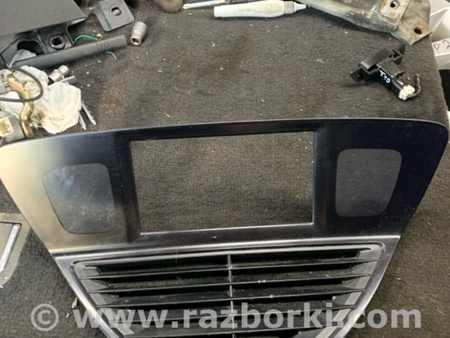 ФОТО Пластик салона для Subaru Tribeca Киев