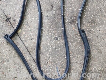 ФОТО Уплотнительная резинка передняя левая для Hyundai Tucson III TL (15-21) Київ