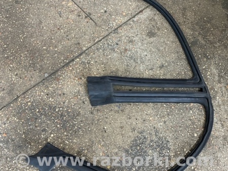 ФОТО Уплотнительная резинка левая для Subaru Legacy IV BL/BP (03-09) Київ