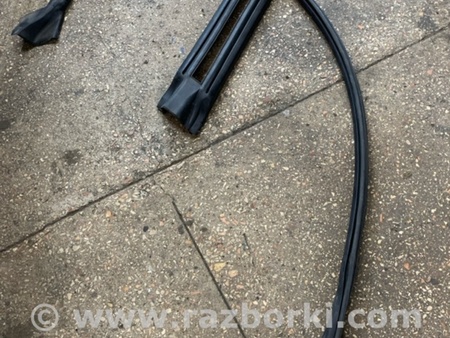 ФОТО Уплотнительная резинка правая для Subaru Legacy IV BL/BP (03-09) Київ