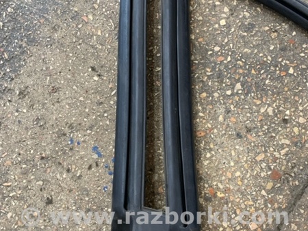 ФОТО Уплотнительная резинка правая для Subaru Legacy IV BL/BP (03-09) Київ
