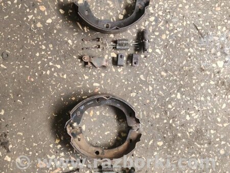 ФОТО Комплект колодок и механизмов ручного торомоза задний для KIA Sorento 1 BL (02-09) Київ