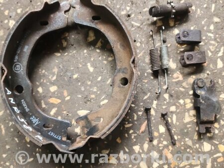 ФОТО Комплект колодок и механизмов ручного торомоза задний для KIA Sorento 1 BL (02-09) Київ