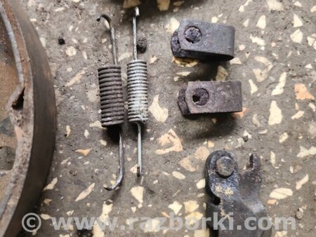 ФОТО Комплект колодок и механизмов ручного торомоза задний для KIA Sorento 1 BL (02-09) Київ