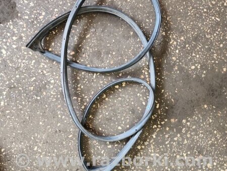 ФОТО Уплотнительная резинка передняя правая для KIA Sorento 1 BL (02-09) Київ